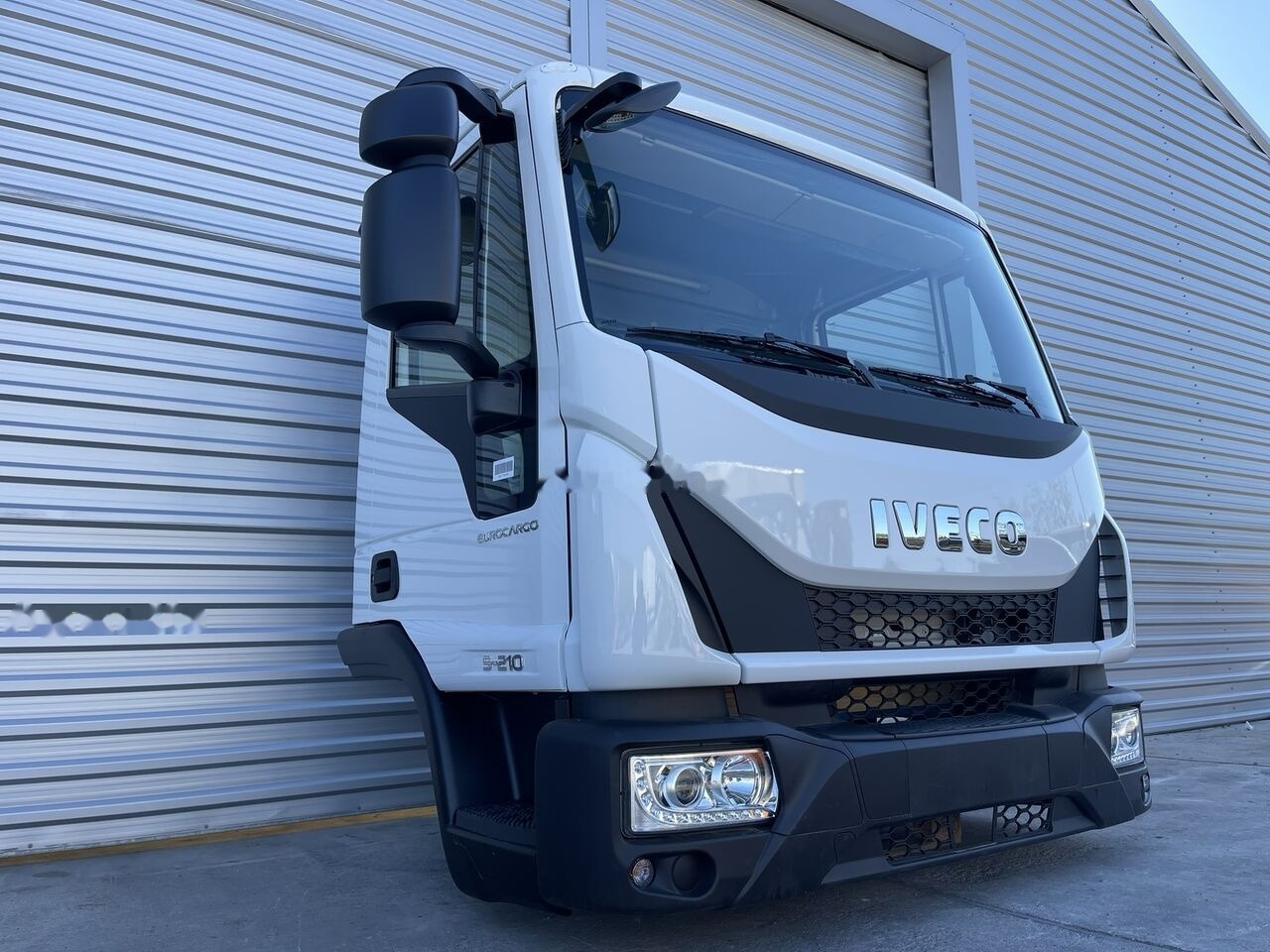 IVECO Eurocargo for IVECO Eurocargo DAY cabine - Cabine voor Personenwagen: afbeelding 2 IVECO Eurocargo for IVECO Eurocargo DAY cabine - Cabine voor Personenwagen: afbeelding 2