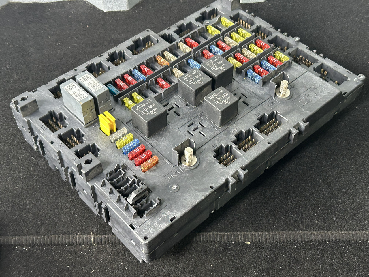 MERCEDES ACTROS MP4 A FUSE MODULE SAM - Zekeringkast: afbeelding 3 MERCEDES ACTROS MP4 A FUSE MODULE SAM - Zekeringkast: afbeelding 3