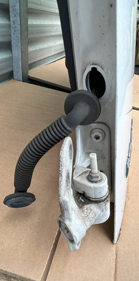 MERCEDES ACTROS MP4 DOOR LEFT WITH MIRROR - Deur en onderdelen: afbeelding 3 MERCEDES ACTROS MP4 DOOR LEFT WITH MIRROR - Deur en onderdelen: afbeelding 3