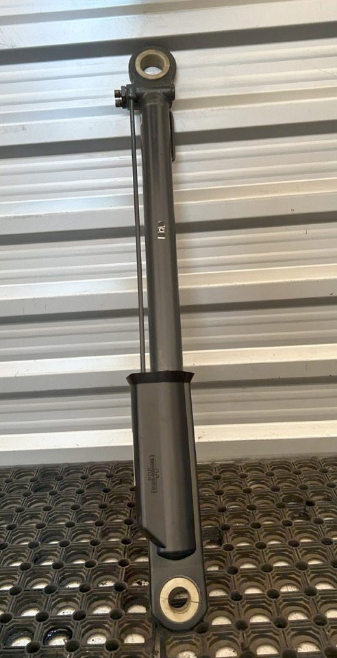 MERCEDES ATEGO CABIN LIFTING ACTUATOR + PUMP - Cabinevering: afbeelding 2 MERCEDES ATEGO CABIN LIFTING ACTUATOR + PUMP - Cabinevering: afbeelding 2