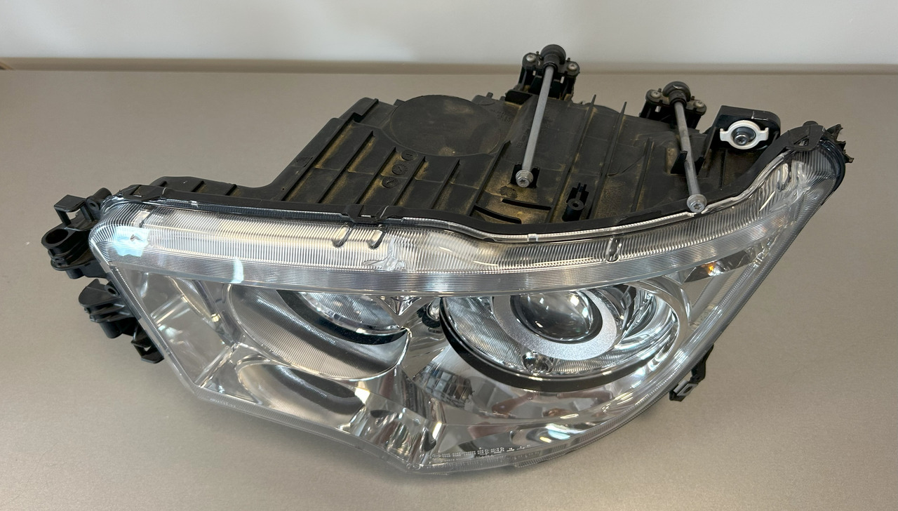 MERCEDES-BENZ brand new original OEM Mercedes-Benz headlight LEFT BI-XENON MP4, MP5 - Koplamp: afbeelding 2 MERCEDES-BENZ brand new original OEM Mercedes-Benz headlight LEFT BI-XENON MP4, MP5 - Koplamp: afbeelding 2