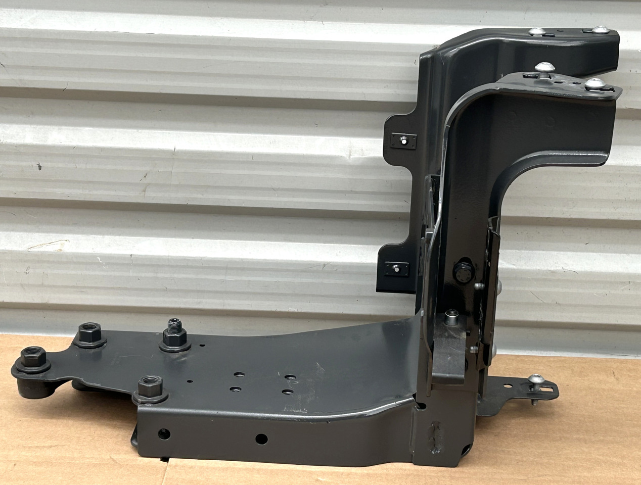 MERCEDES MOUNTING STEERING STEP SUPPORT AROCS ACTROS MP4 MP5 - Carrosserie en exterieur: afbeelding 1 MERCEDES MOUNTING STEERING STEP SUPPORT AROCS ACTROS MP4 MP5 - Carrosserie en exterieur: afbeelding 1
