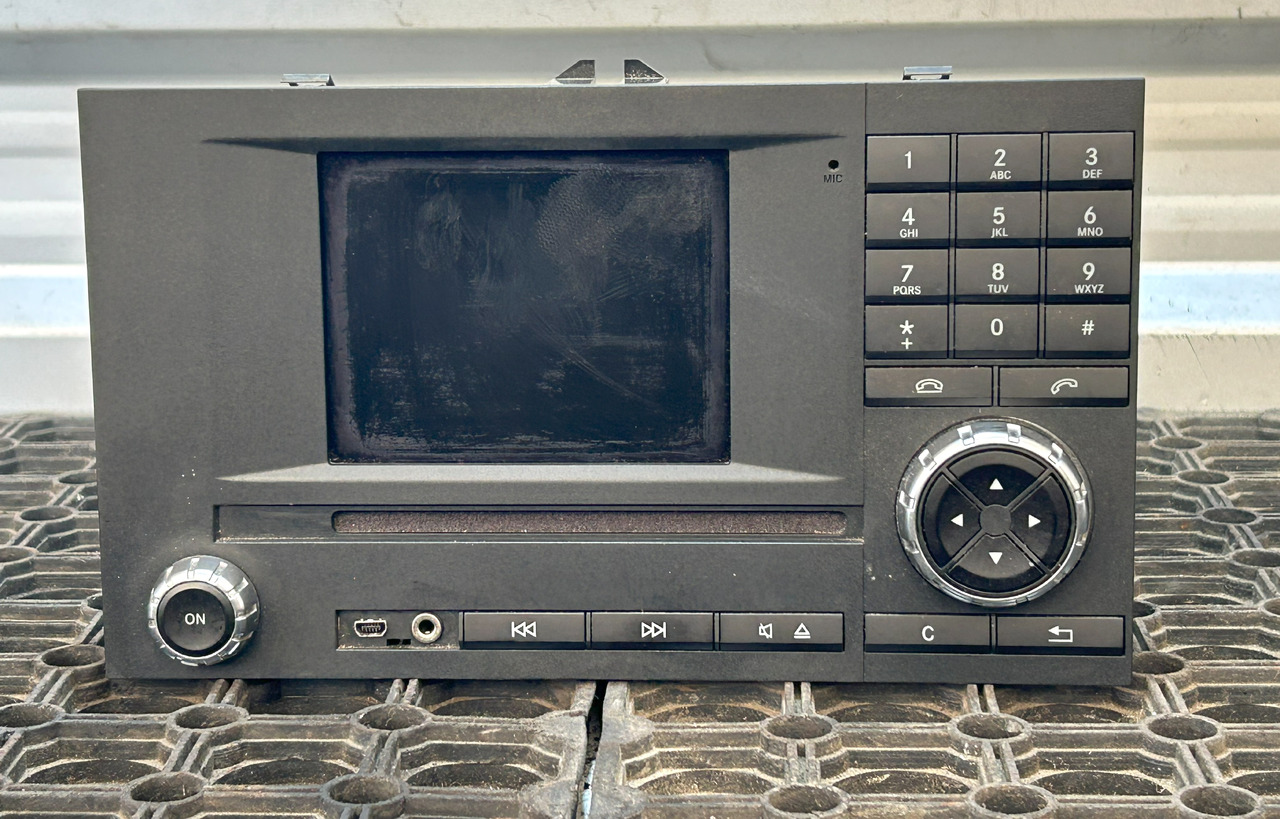 MERCEDES RADIO NAVIGATION MERCEDES ACTROS MP4 - Navigatiesysteem: afbeelding 1 MERCEDES RADIO NAVIGATION MERCEDES ACTROS MP4 - Navigatiesysteem: afbeelding 1