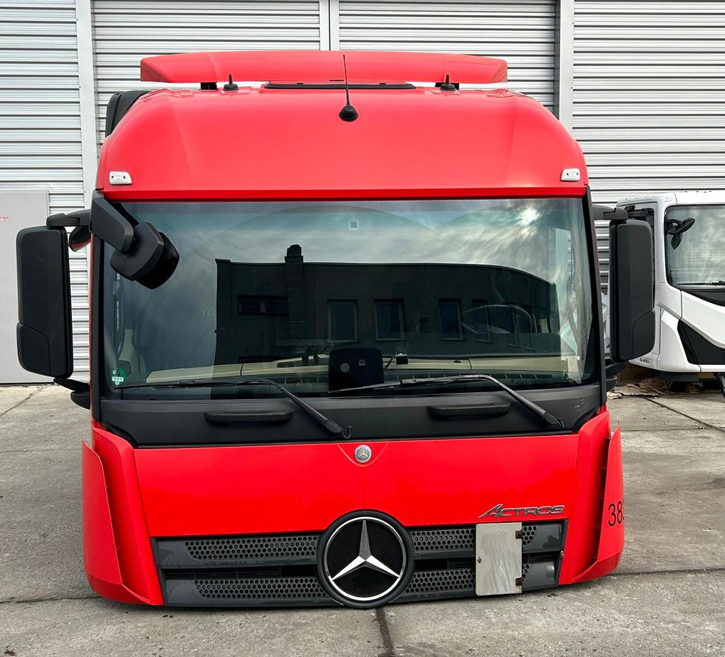 Mercedes Actros MP4 - Cabine: afbeelding 1 Mercedes Actros MP4 - Cabine: afbeelding 1