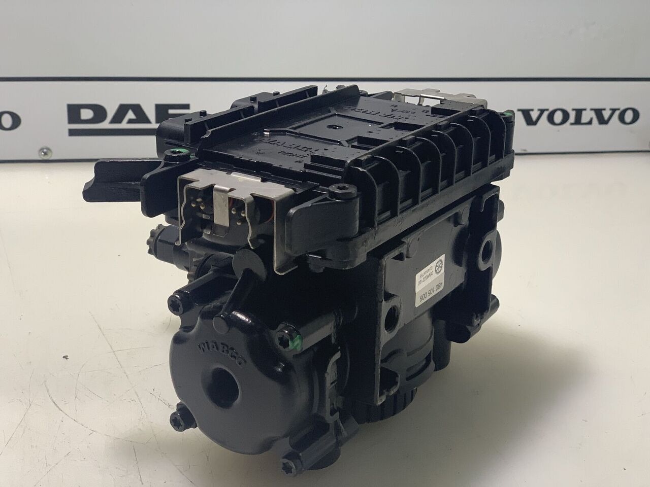 Mercedes-Benz ACTROS 4801050060 Mercedes-Benz ACTROS truck - Remventiel voor Vrachtwagen: afbeelding 2 Mercedes-Benz ACTROS 4801050060 Mercedes-Benz ACTROS truck - Remventiel voor Vrachtwagen: afbeelding 2