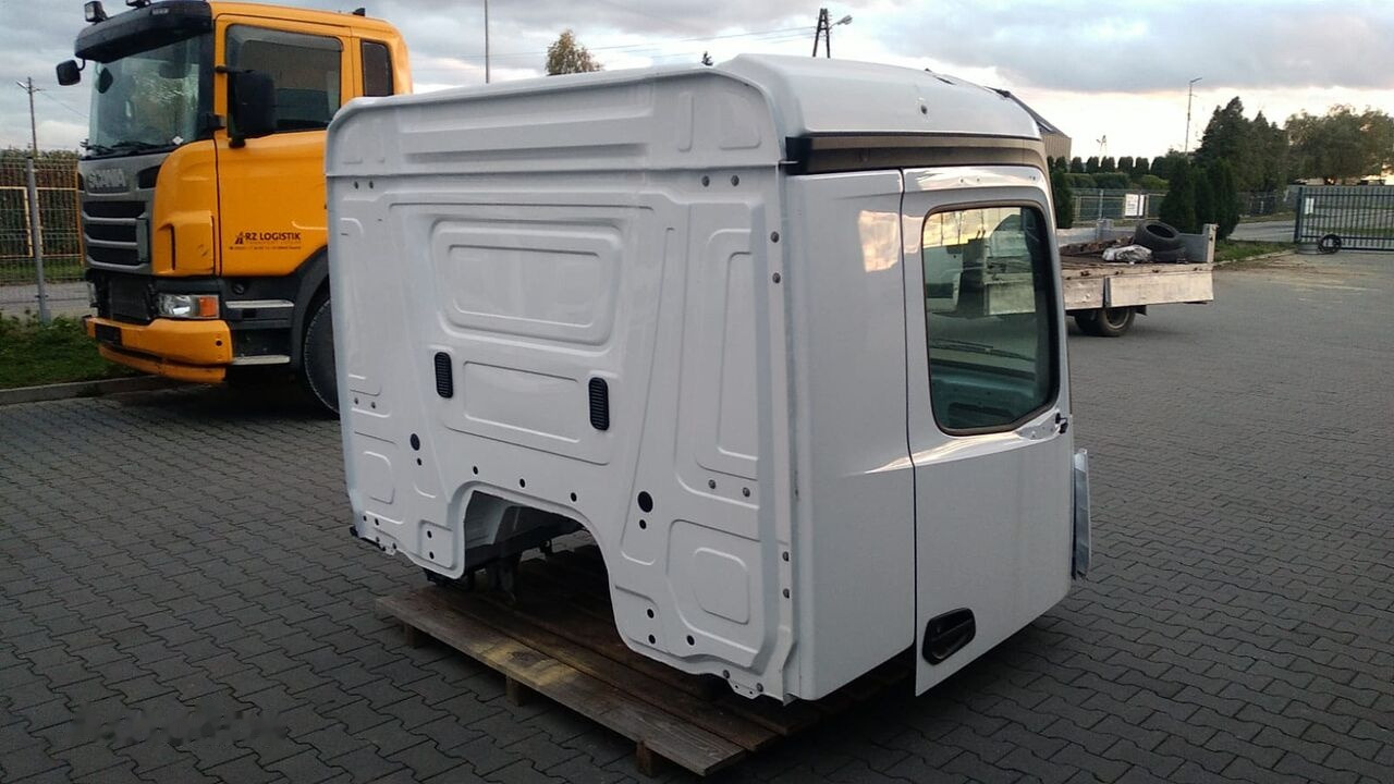 Mercedes-Benz Arocs 8x8 8x6 4x4 6x6 6x4 M Classic Space 320mm Mercedes-Benz AROCS Arocs 8x8 8x6 4x4 6x6 6x4 M Classic Space 320mm truck - Cabine voor Vrachtwagen: afbeelding 4 Mercedes-Benz Arocs 8x8 8x6 4x4 6x6 6x4 M Classic Space 320mm Mercedes-Benz AROCS Arocs 8x8 8x6 4x4 6x6 6x4 M Classic Space 320mm truck - Cabine voor Vrachtwagen: afbeelding 4