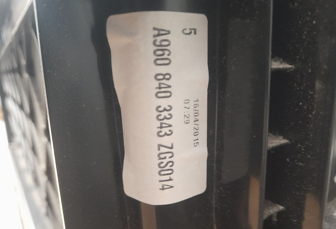 SCHOWEK, SZUFLADA Mercedes-Benz ACTROS MP4 A9608403343 truck - Cabine en interieur voor Vrachtwagen: afbeelding 5 SCHOWEK, SZUFLADA Mercedes-Benz ACTROS MP4 A9608403343 truck - Cabine en interieur voor Vrachtwagen: afbeelding 5