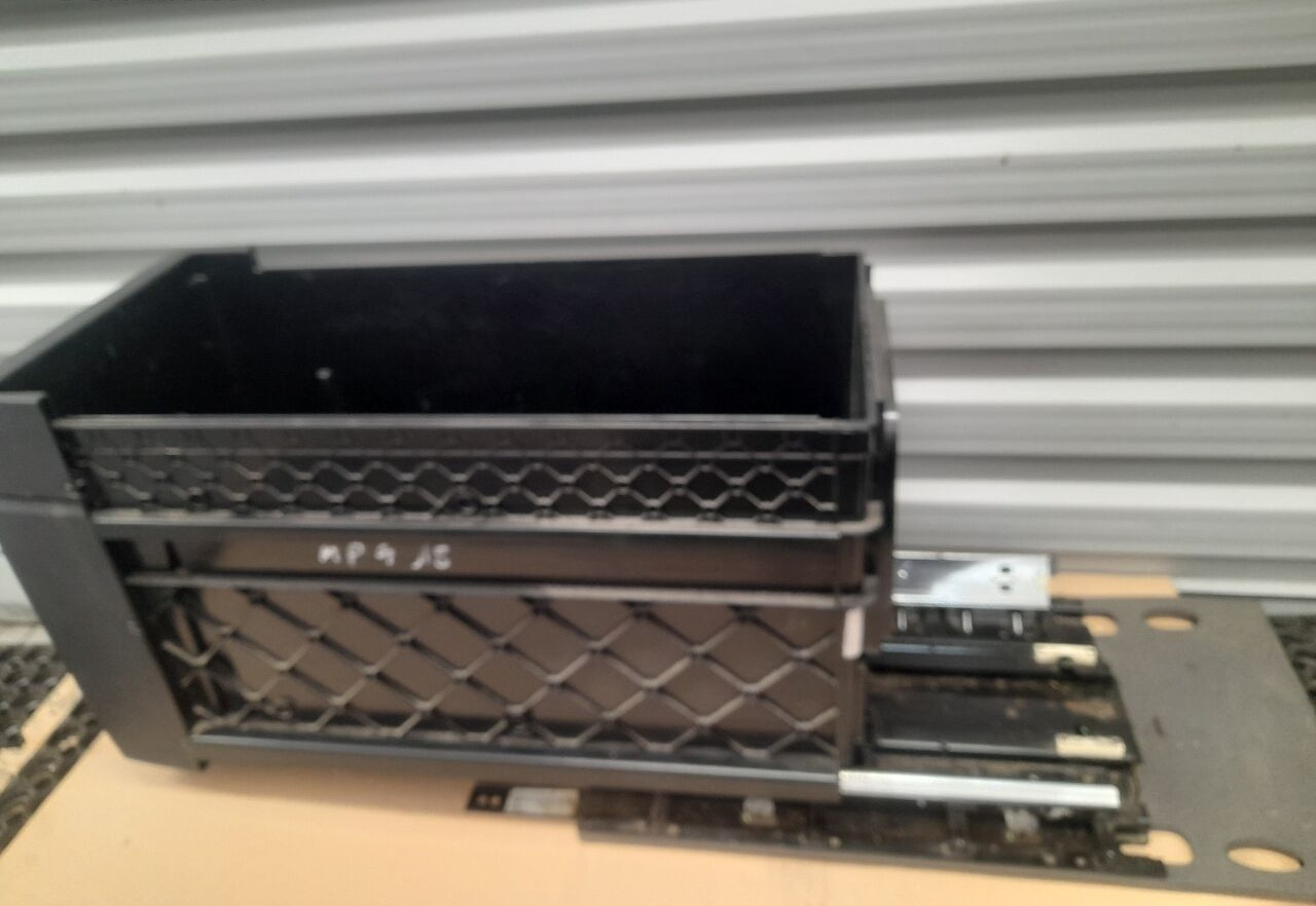 SCHOWEK, SZUFLADA Mercedes-Benz ACTROS MP4 A9608403343 truck - Cabine en interieur voor Vrachtwagen: afbeelding 3 SCHOWEK, SZUFLADA Mercedes-Benz ACTROS MP4 A9608403343 truck - Cabine en interieur voor Vrachtwagen: afbeelding 3