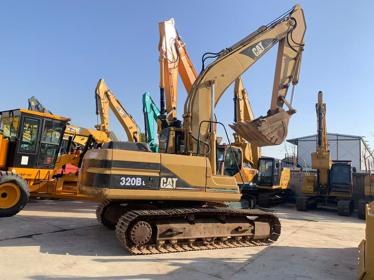 CATERPILLAR Crawler Excavator CAT 320B, 320BL Original Japanese Excavator - Rupsgraafmachine: afbeelding 2 CATERPILLAR Crawler Excavator CAT 320B, 320BL Original Japanese Excavator - Rupsgraafmachine: afbeelding 2