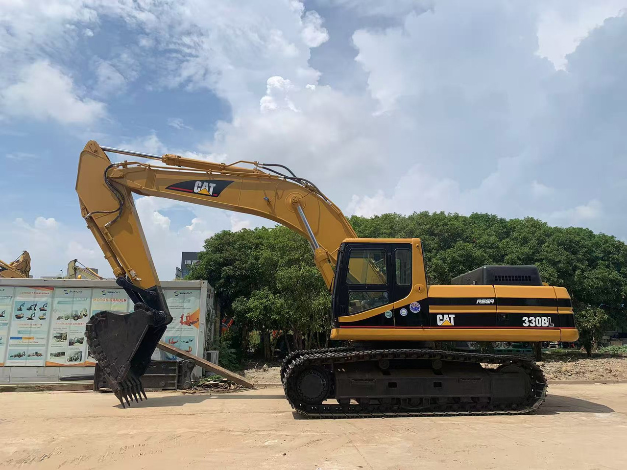 Caterpillar 30 ton Mining Excavator CAT 330B, 330BL - Rupsgraafmachine: afbeelding 1 Caterpillar 30 ton Mining Excavator CAT 330B, 330BL - Rupsgraafmachine: afbeelding 1