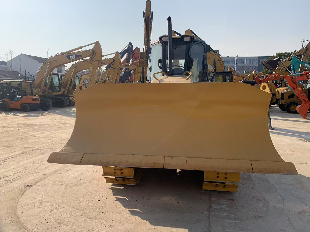 Caterpillar Bulldozer CAT D5G, D5K Good Price Japan Origin Tractor - Bulldozer: afbeelding 4 Caterpillar Bulldozer CAT D5G, D5K Good Price Japan Origin Tractor - Bulldozer: afbeelding 4