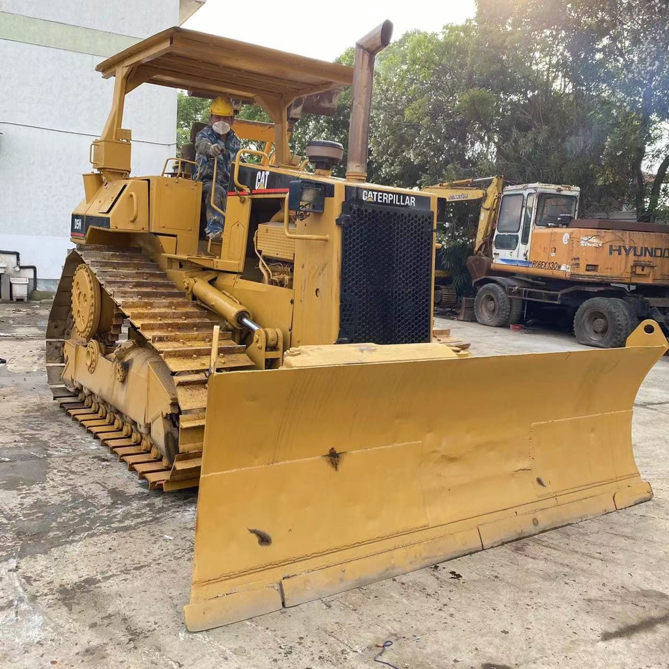 Caterpillar Bulldozer CAT D5H, D5K Cheap Japan Origin Bulldozer - Bulldozer: afbeelding 2 Caterpillar Bulldozer CAT D5H, D5K Cheap Japan Origin Bulldozer - Bulldozer: afbeelding 2