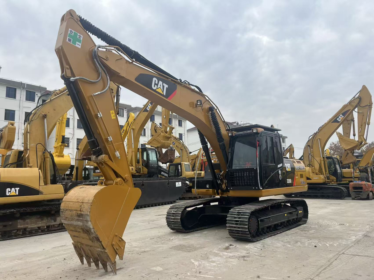 Caterpillar CAT 320D2L Used Excavator with Engine C6.4/C7.1 - Rupsgraafmachine: afbeelding 3 Caterpillar CAT 320D2L Used Excavator with Engine C6.4/C7.1 - Rupsgraafmachine: afbeelding 3
