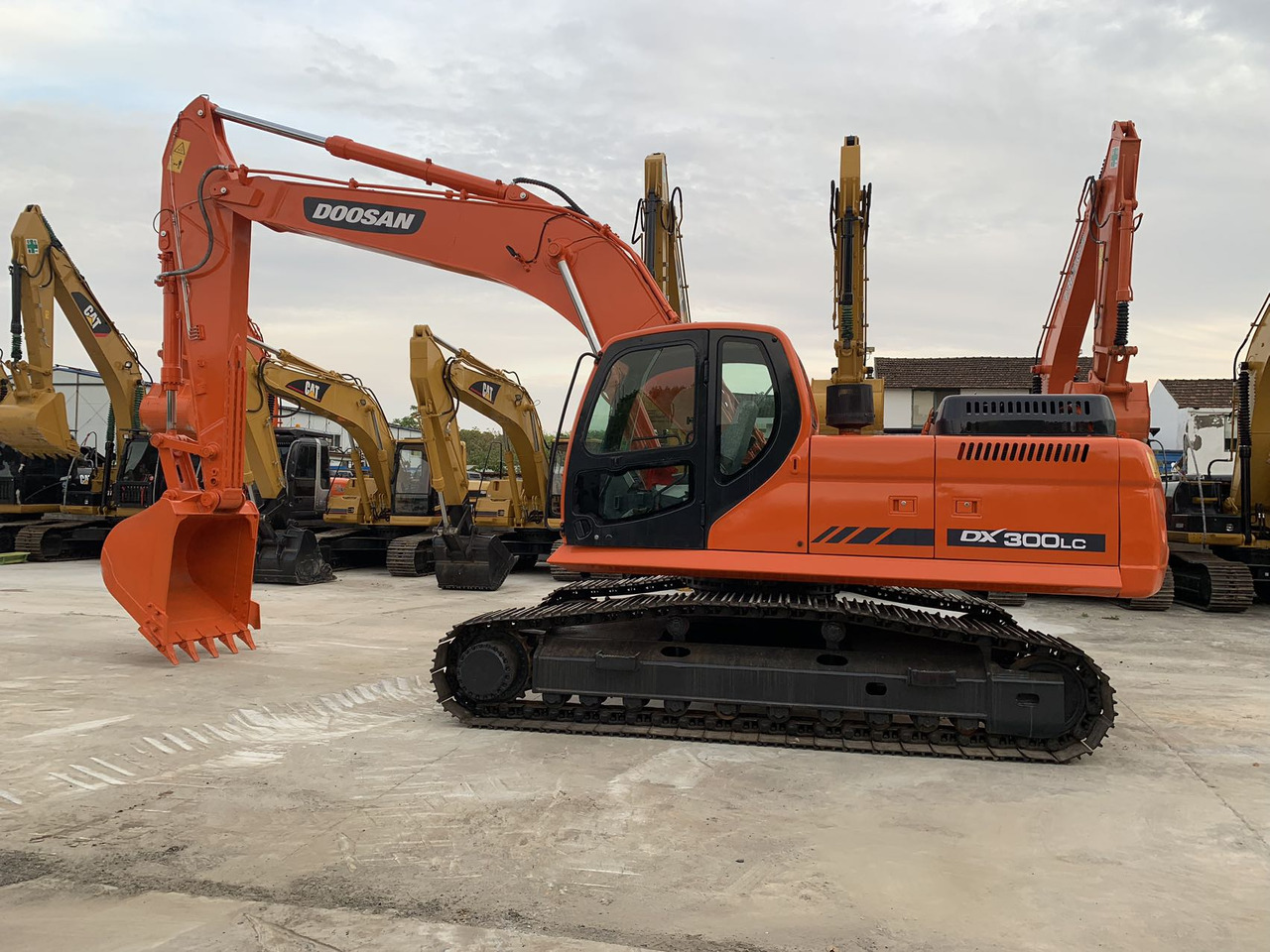 Doosan DX300 Heavy Mining Excavator Secondhand 30 ton Excavator - Rupsgraafmachine: afbeelding 2 Doosan DX300 Heavy Mining Excavator Secondhand 30 ton Excavator - Rupsgraafmachine: afbeelding 2