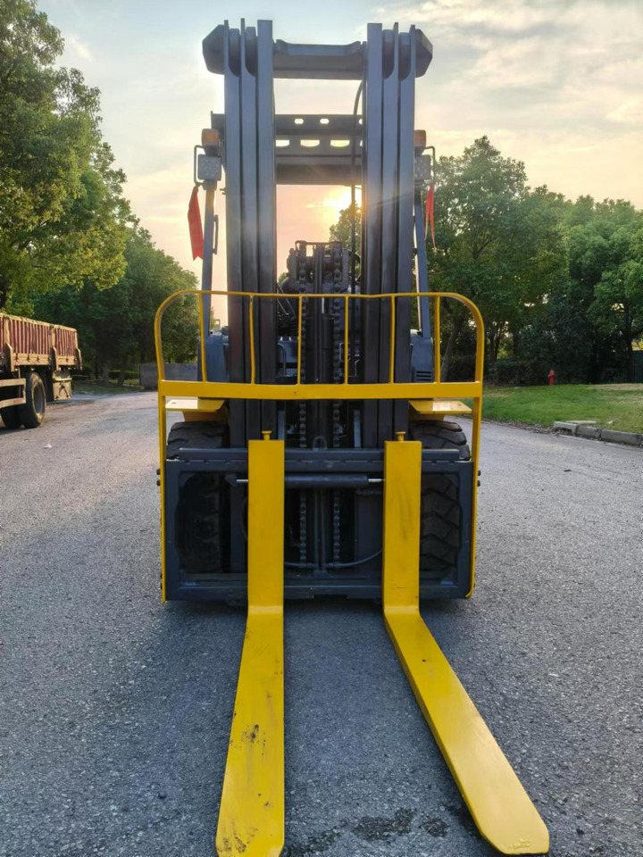 Komatsu Forklift 3 ton Capacity FD30-15, FD30-16, FD30-17 - Diesel heftruck: afbeelding 4 Komatsu Forklift 3 ton Capacity FD30-15, FD30-16, FD30-17 - Diesel heftruck: afbeelding 4