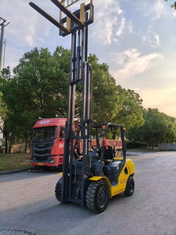 Komatsu Forklift 3 ton Capacity FD30-15, FD30-16, FD30-17 - Diesel heftruck: afbeelding 3 Komatsu Forklift 3 ton Capacity FD30-15, FD30-16, FD30-17 - Diesel heftruck: afbeelding 3