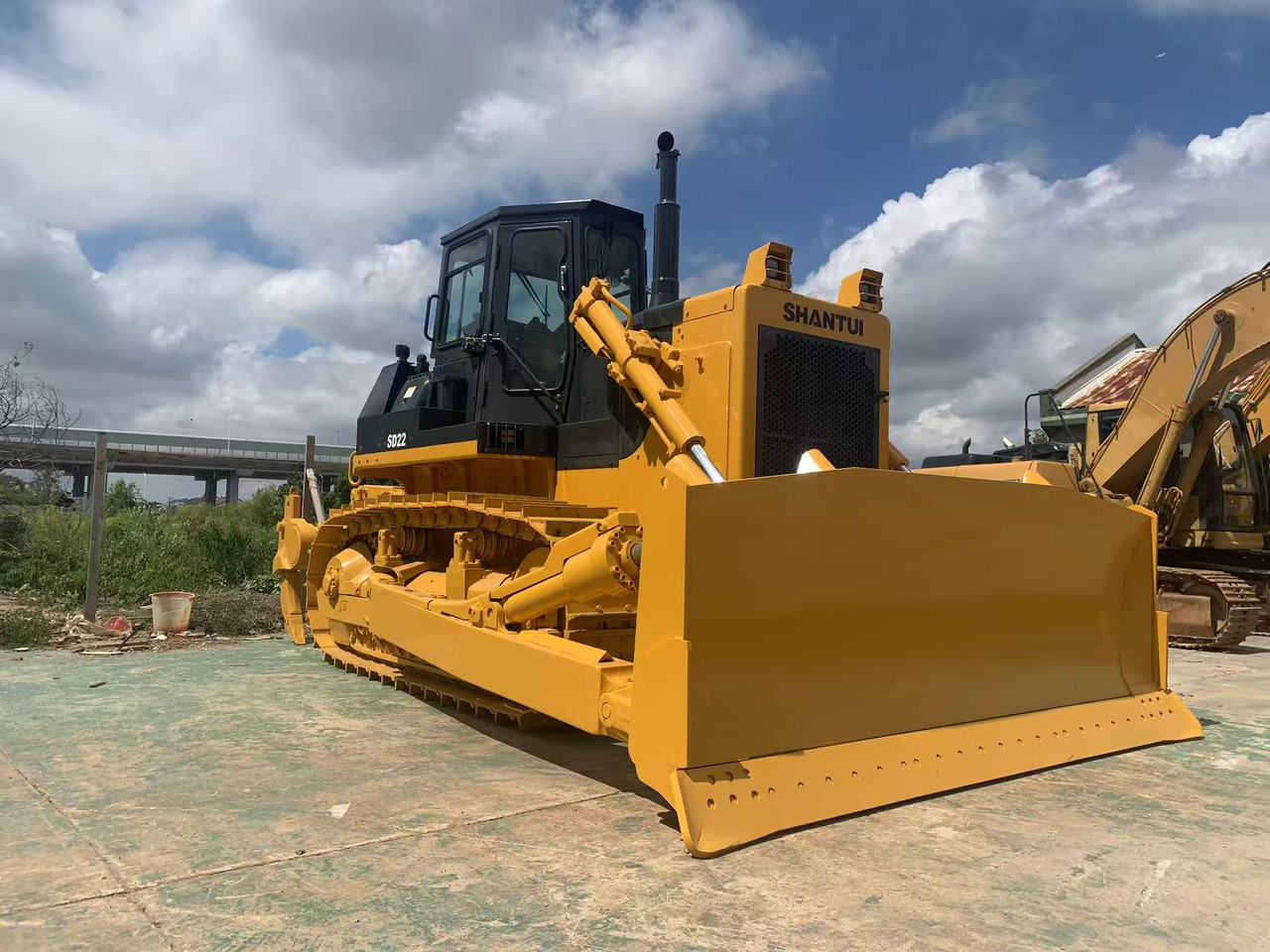 SHANTUI Bulldozer SD22, SD32, SD16 Secondhand Condition - Bulldozer: afbeelding 3 SHANTUI Bulldozer SD22, SD32, SD16 Secondhand Condition - Bulldozer: afbeelding 3