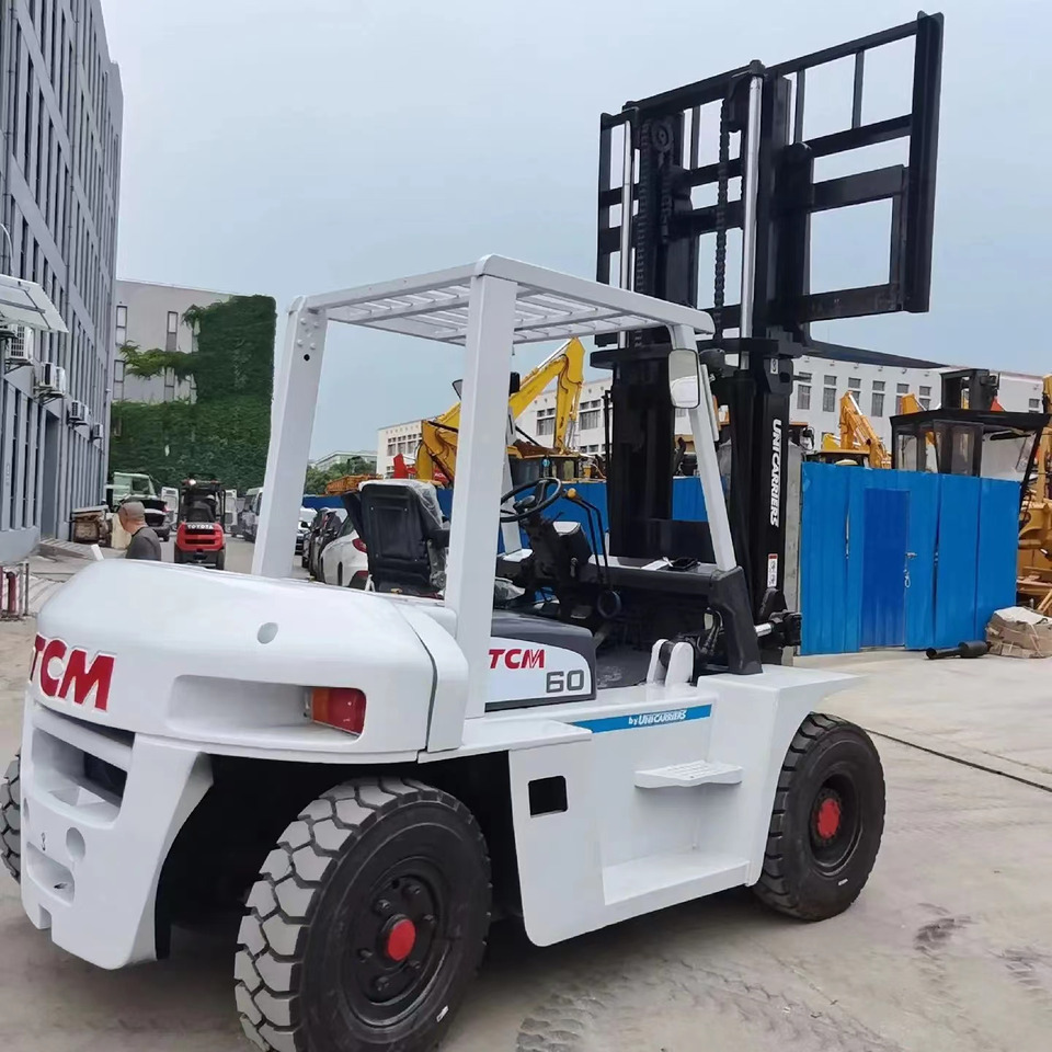 TCM 6 ton Diesel Forklift FD60 with Fork Positioner - Diesel heftruck: afbeelding 4 TCM 6 ton Diesel Forklift FD60 with Fork Positioner - Diesel heftruck: afbeelding 4