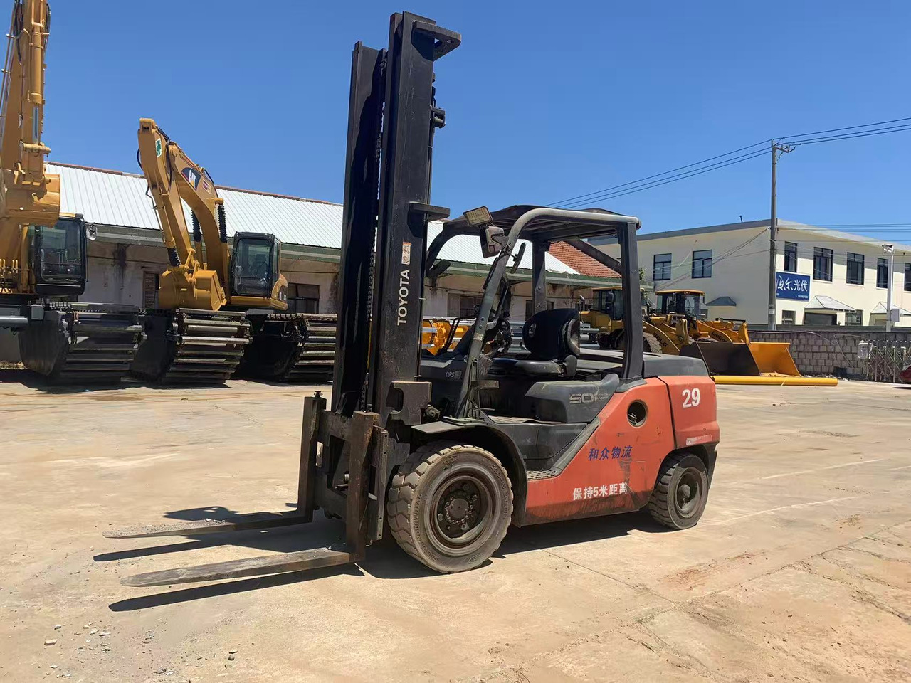 Toyota FD50 Forklift Original Color Japan Forklift with High Mast - Diesel heftruck: afbeelding 2 Toyota FD50 Forklift Original Color Japan Forklift with High Mast - Diesel heftruck: afbeelding 2
