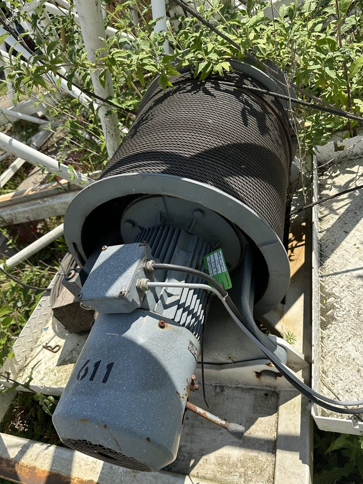 LIEBHERR 280 EC-H 12 Litronic slewing part - Kraan: afbeelding 4 LIEBHERR 280 EC-H 12 Litronic slewing part - Kraan: afbeelding 4