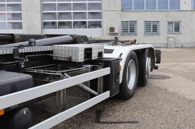Mercedes-Benz Antos 2551 ENA - Haakarmsysteem vrachtwagen: afbeelding 3 Mercedes-Benz Antos 2551 ENA - Haakarmsysteem vrachtwagen: afbeelding 3