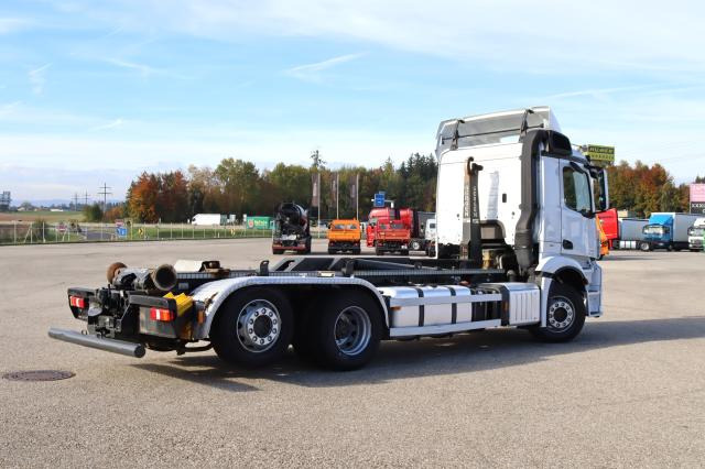 Mercedes-Benz Antos 2551 ENA - Haakarmsysteem vrachtwagen: afbeelding 3 Mercedes-Benz Antos 2551 ENA - Haakarmsysteem vrachtwagen: afbeelding 3