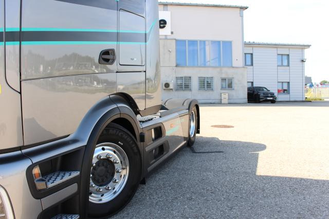 Mercedes-Benz Actros 1848LS F1 EDITION - Trekker: afbeelding 3 Mercedes-Benz Actros 1848LS F1 EDITION - Trekker: afbeelding 3