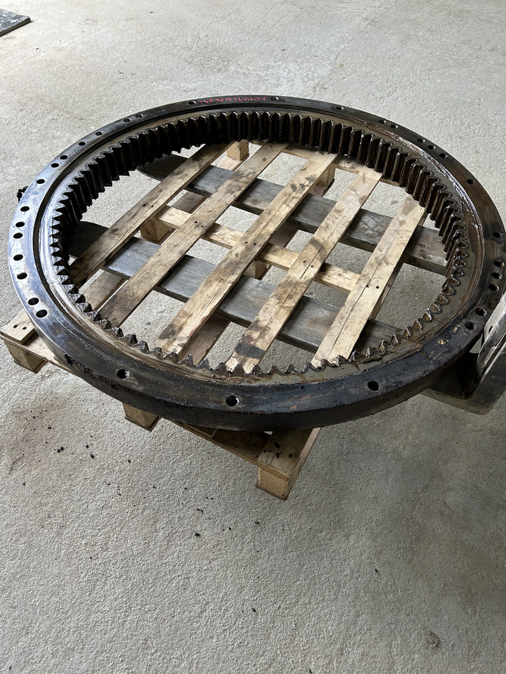 Komatsu PC240 - Draaikrans voor Graafmachine: afbeelding 2 Komatsu PC240 - Draaikrans voor Graafmachine: afbeelding 2