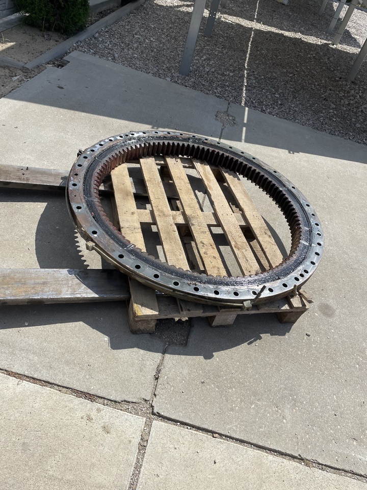 LIEBHERR R906 - Draaikrans voor Graafmachine: afbeelding 1 LIEBHERR R906 - Draaikrans voor Graafmachine: afbeelding 1