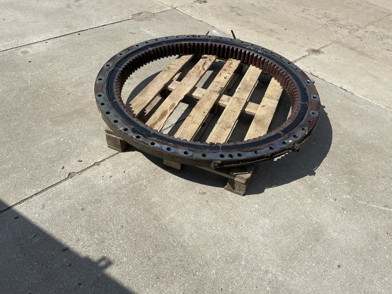 LIEBHERR R906 - Draaikrans voor Graafmachine: afbeelding 3 LIEBHERR R906 - Draaikrans voor Graafmachine: afbeelding 3