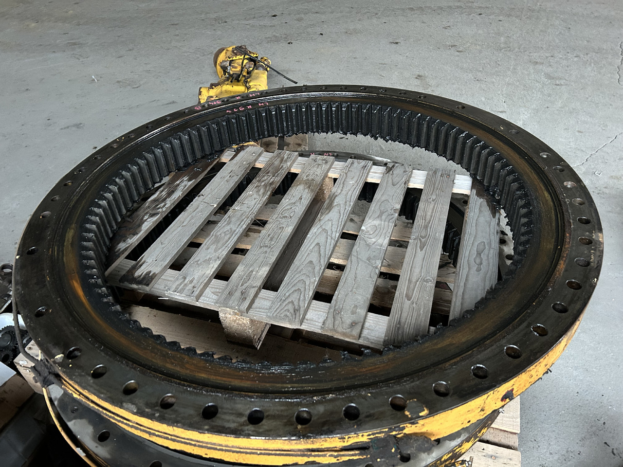 Liebherr R914, R924 - Draaikrans voor Graafmachine: afbeelding 1 Liebherr R914, R924 - Draaikrans voor Graafmachine: afbeelding 1