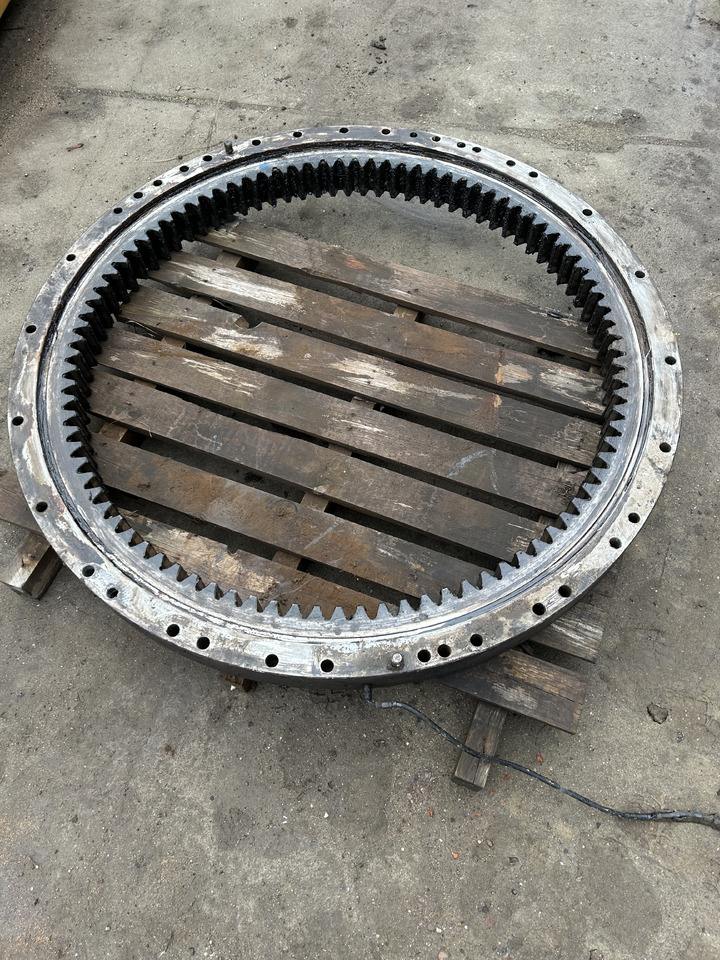 Volvo EW180C - Draaikrans voor Mobiele graafmachine: afbeelding 3 Volvo EW180C - Draaikrans voor Mobiele graafmachine: afbeelding 3