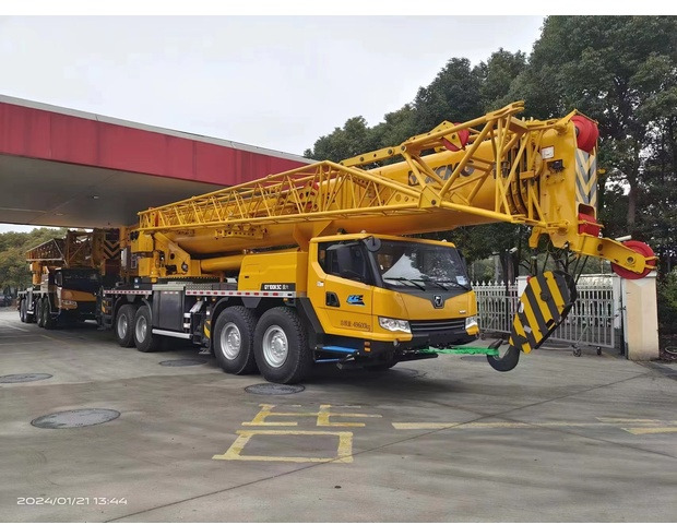 2025 XCMG QY100K5C - Mobiele kraan: afbeelding 1 2025 XCMG QY100K5C - Mobiele kraan: afbeelding 1