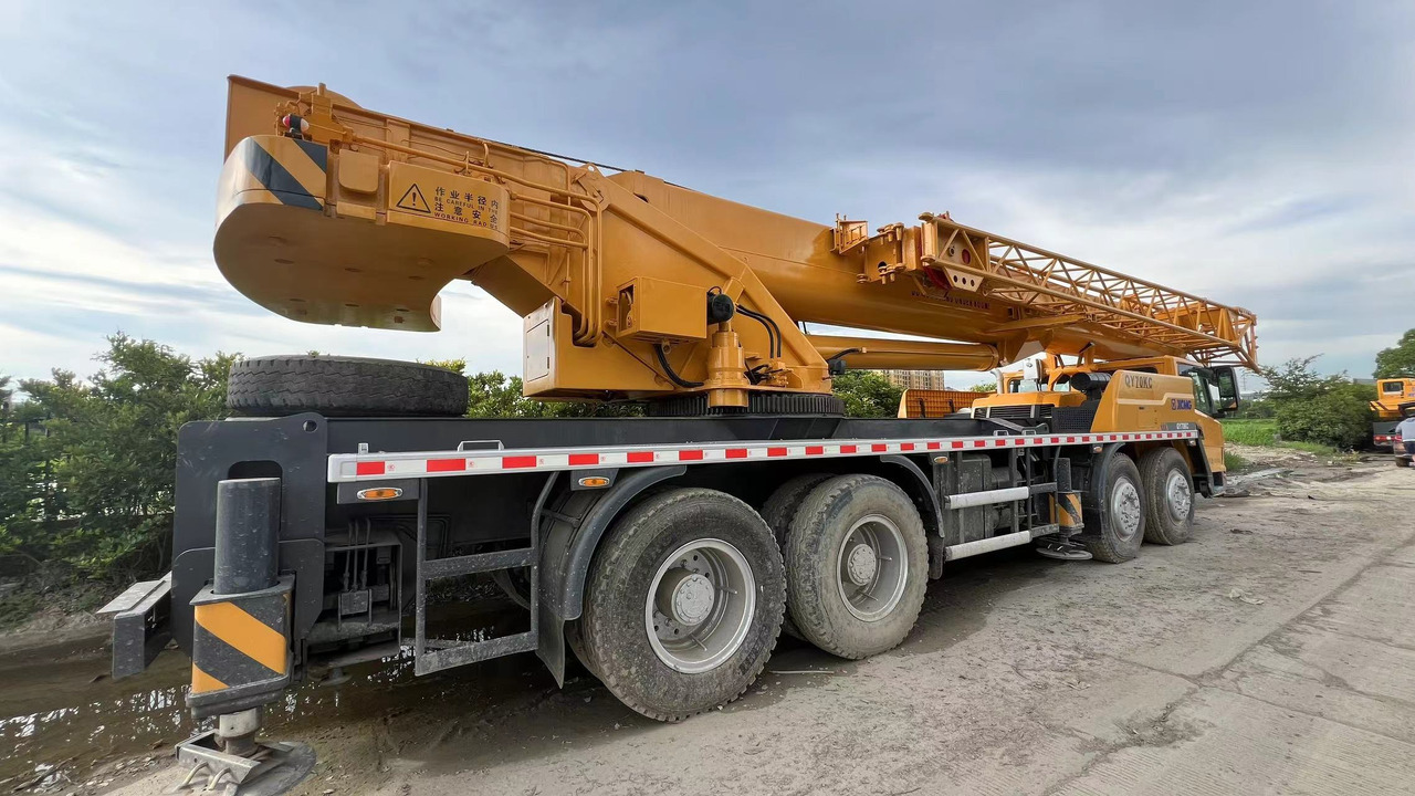 XCMG QY70KC - Mobiele kraan: afbeelding 2 XCMG QY70KC - Mobiele kraan: afbeelding 2