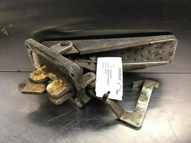 Liebherr Brake Pedal - Pedaal: afbeelding 1 Liebherr Brake Pedal - Pedaal: afbeelding 1