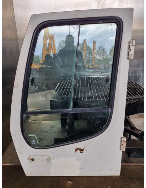 Liebherr Cabin Door - Deur en onderdelen: afbeelding 1 Liebherr Cabin Door - Deur en onderdelen: afbeelding 1