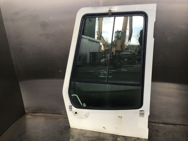 Liebherr Cabin Door - Deur en onderdelen: afbeelding 4 Liebherr Cabin Door - Deur en onderdelen: afbeelding 4