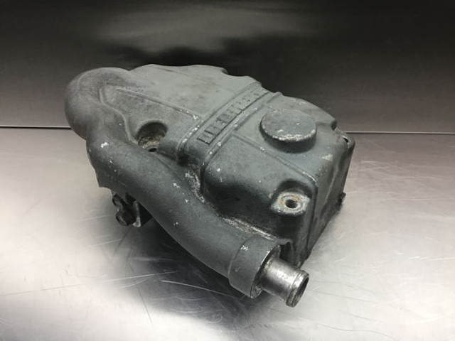 Liebherr Cylinderhead Cover - Cilinderblok: afbeelding 1 Liebherr Cylinderhead Cover - Cilinderblok: afbeelding 1