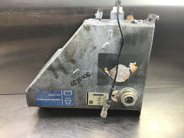 Liebherr Equalizing Reservoir - Expansietank: afbeelding 2 Liebherr Equalizing Reservoir - Expansietank: afbeelding 2