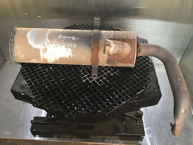 Liebherr Exhaust Silencer - Geluiddemper: afbeelding 3 Liebherr Exhaust Silencer - Geluiddemper: afbeelding 3