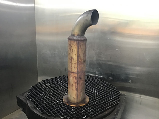 Liebherr Exhaust Silencer - Uitlaatpijp: afbeelding 1 Liebherr Exhaust Silencer - Uitlaatpijp: afbeelding 1