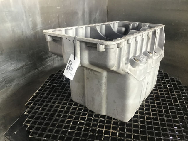 Liebherr Oil Sump - Carter: afbeelding 2 Liebherr Oil Sump - Carter: afbeelding 2