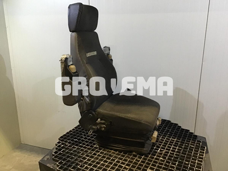 Liebherr R914STD / R914HDSL / R914B - Zitplaats: afbeelding 2 Liebherr R914STD / R914HDSL / R914B - Zitplaats: afbeelding 2