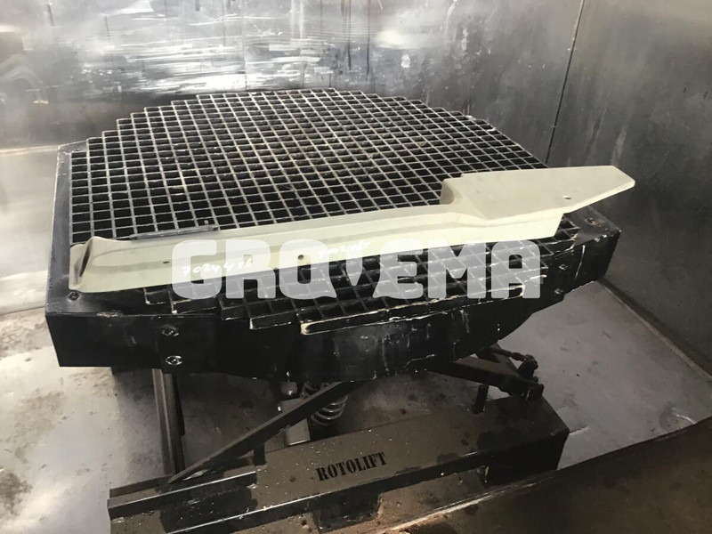 Liebherr R914STD / R914HDSL / R914B / R914 EW / R904 / R924 B / R934 / R934B / R954B / R964B / R974B / R974 - Luchtinlaatpijp: afbeelding 1 Liebherr R914STD / R914HDSL / R914B / R914 EW / R904 / R924 B / R934 / R934B / R954B / R964B / R974B / R974 - Luchtinlaatpijp: afbeelding 1