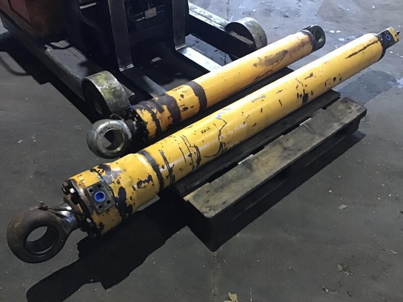 Liebherr R934B / R944 / R954B / R954C / A954 Li / A954B Li / R934C / R942 LI / R954 - Hydraulische cilinder: afbeelding 2 Liebherr R934B / R944 / R954B / R954C / A954 Li / A954B Li / R934C / R942 LI / R954 - Hydraulische cilinder: afbeelding 2