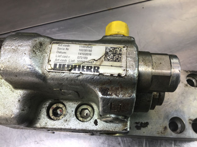 Liebherr Safety Valve - Zekeringkast: afbeelding 3 Liebherr Safety Valve - Zekeringkast: afbeelding 3
