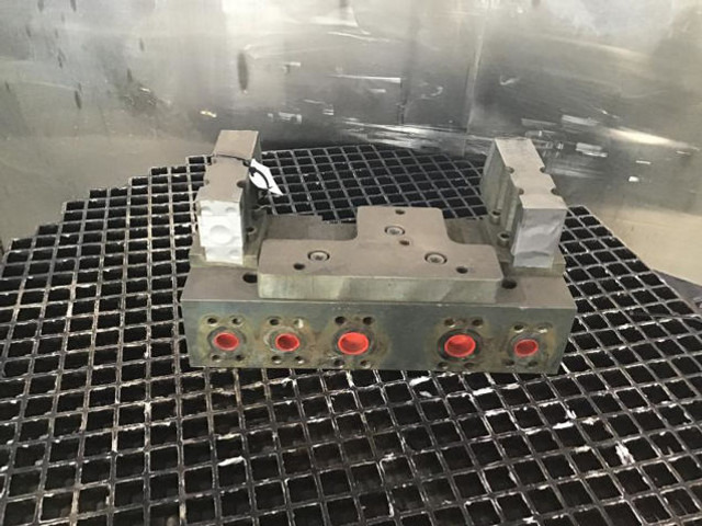 Onderdelen Liebherr Fuel Tank: afbeelding 18 Onderdelen Liebherr Fuel Tank: afbeelding 18