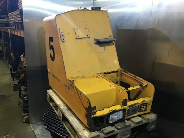 Onderdelen Liebherr Fuel Tank: afbeelding 11 Onderdelen Liebherr Fuel Tank: afbeelding 11