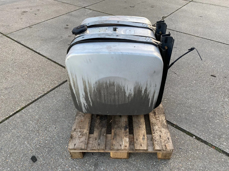 MAN Tank 270 Liters Tank - Brandstoftank: afbeelding 3 MAN Tank 270 Liters Tank - Brandstoftank: afbeelding 3