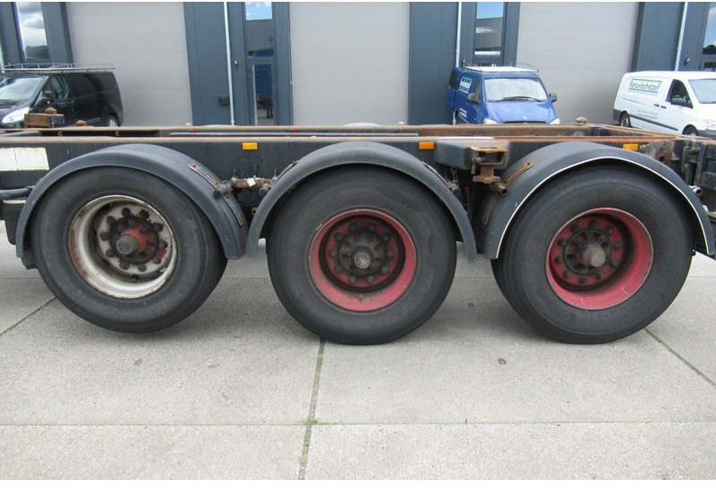 Renders Container Chassis / Extendable on rear / BPW + drum - Containertransporter/ Wissellaadbak oplegger: afbeelding 5 Renders Container Chassis / Extendable on rear / BPW + drum - Containertransporter/ Wissellaadbak oplegger: afbeelding 5